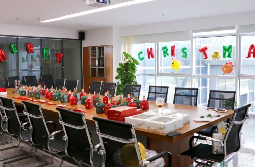 “Christmas and New Year” Themed Birthday Party